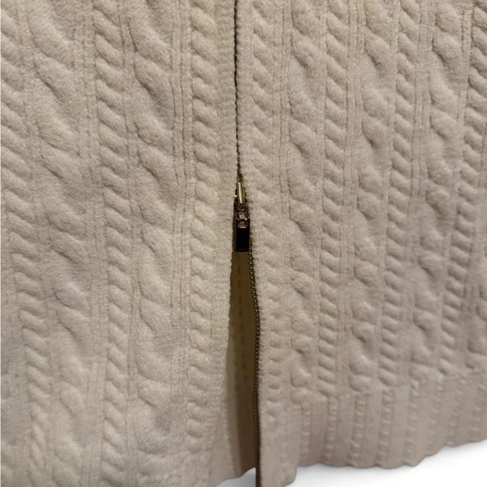 Unavailable - Picture 5 of 10